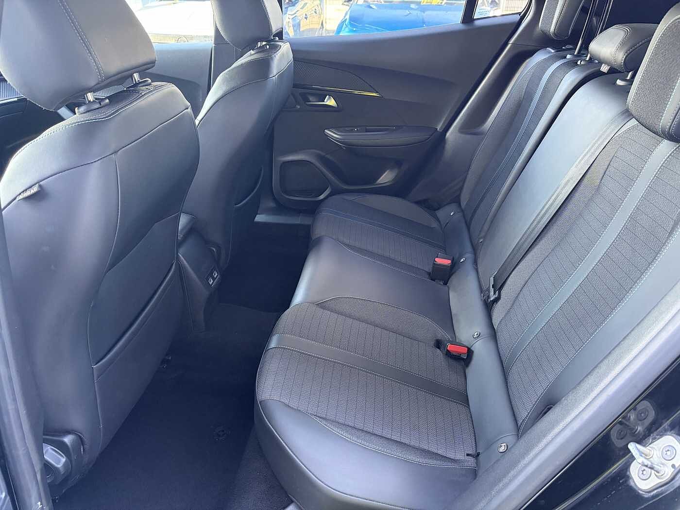 Peugeot 2008 – 1.2 ureTech 100 CV Allure Pack  