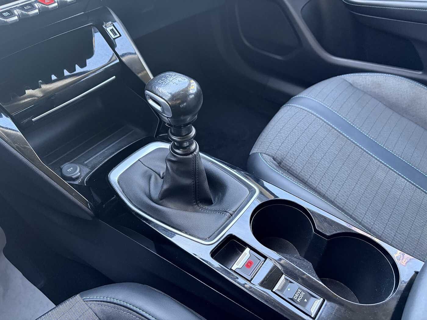 Peugeot 2008 – 1.2 ureTech 100 CV Allure Pack  