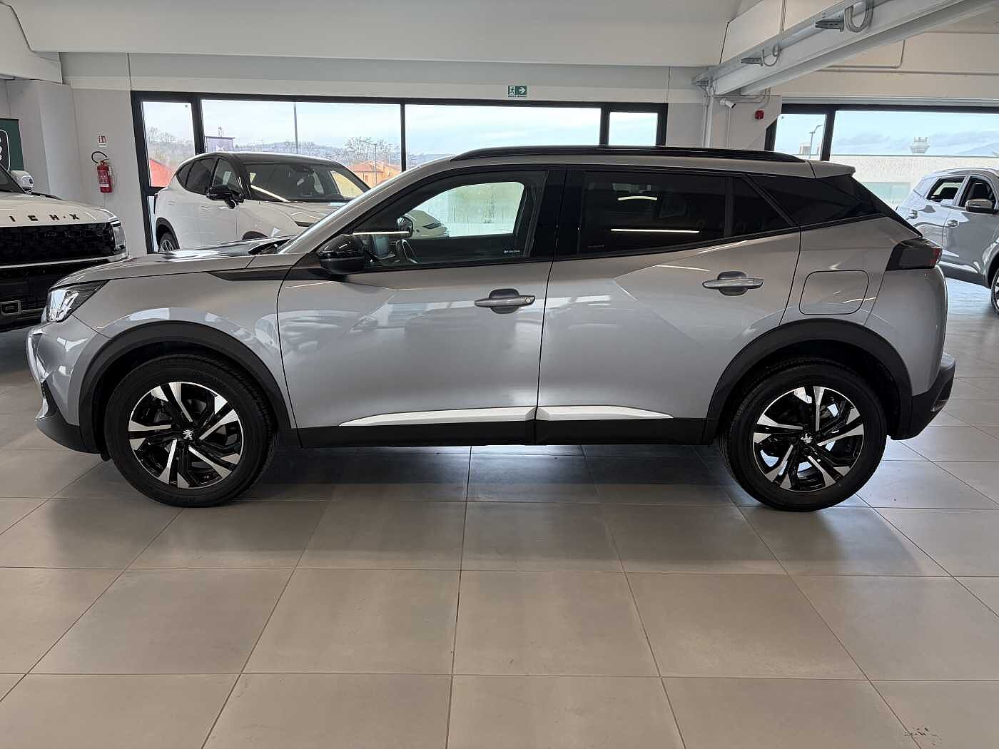 Peugeot 2008 – 1.2 PureTech 100 CV Allure  