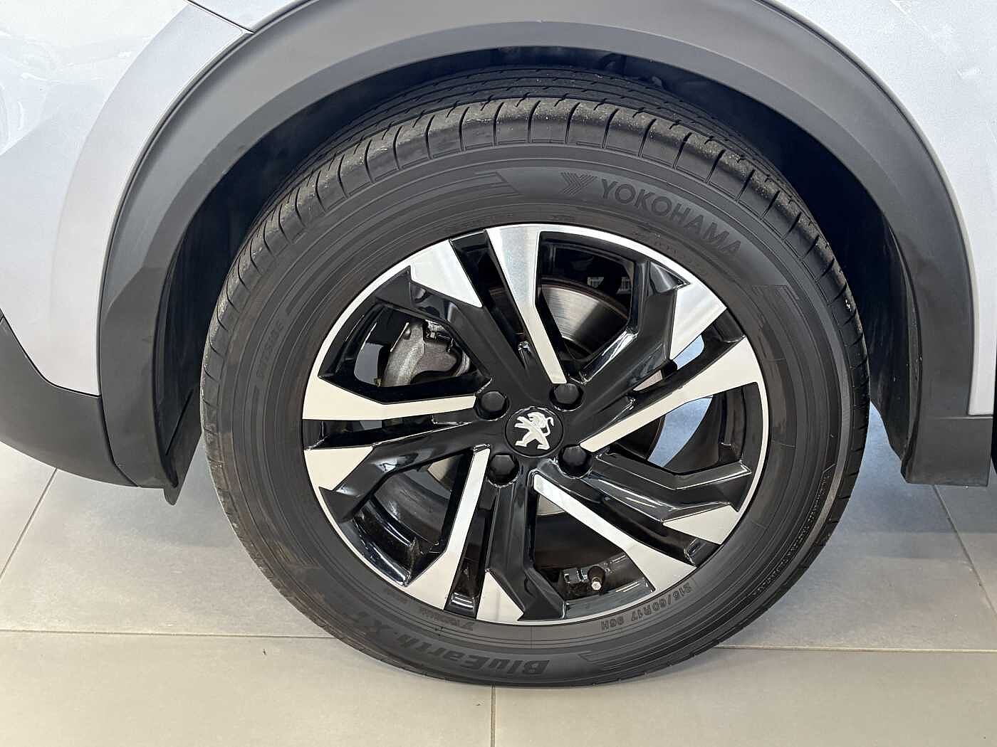 Peugeot 2008 – 1.2 PureTech 100 CV Allure  