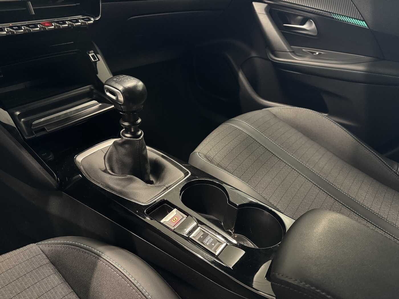 Peugeot 2008 – 1.2 PureTech 100 CV Allure Pack  