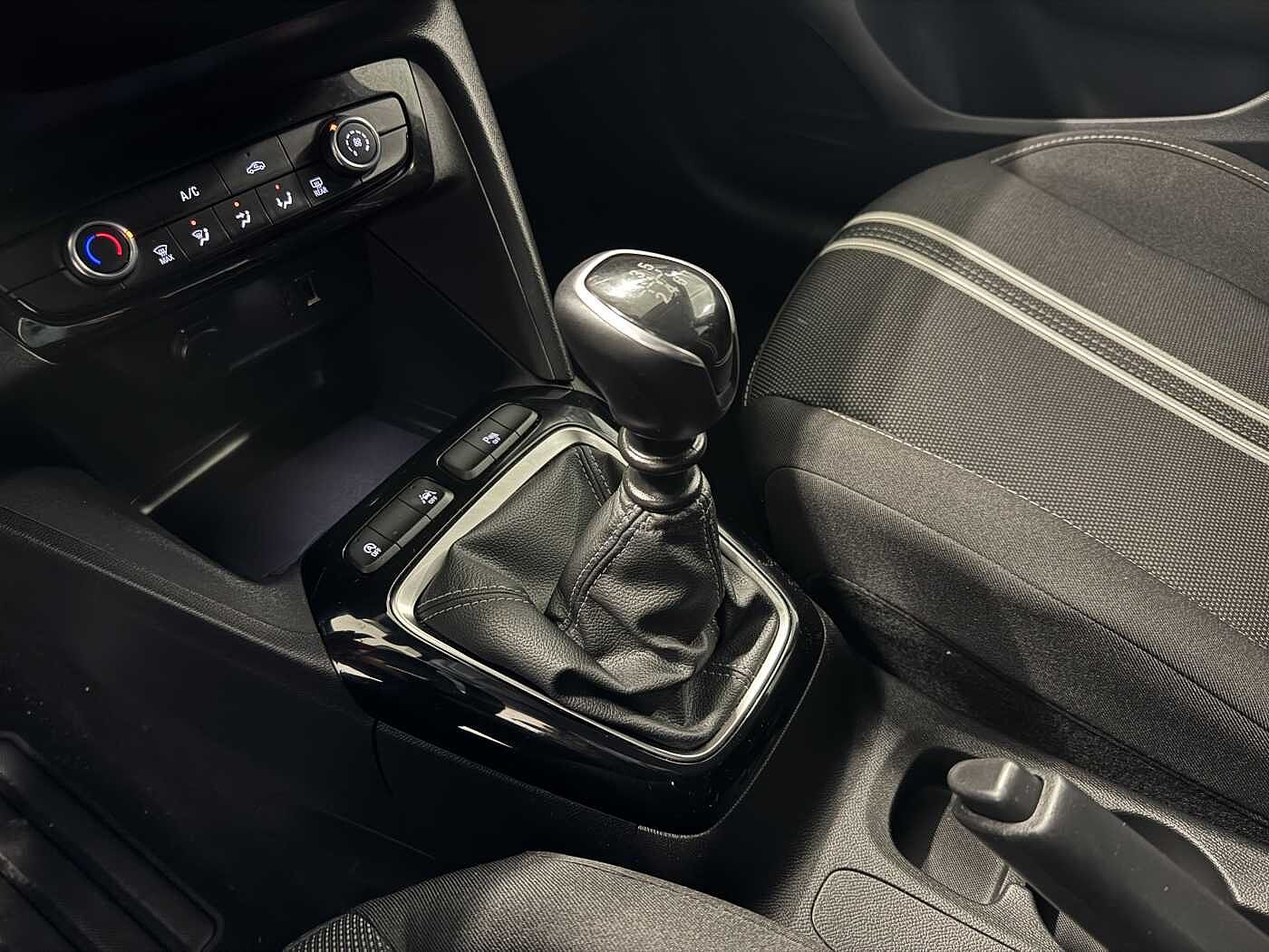 Opel Corsa – 1.2 100 CV Blitz Edition  