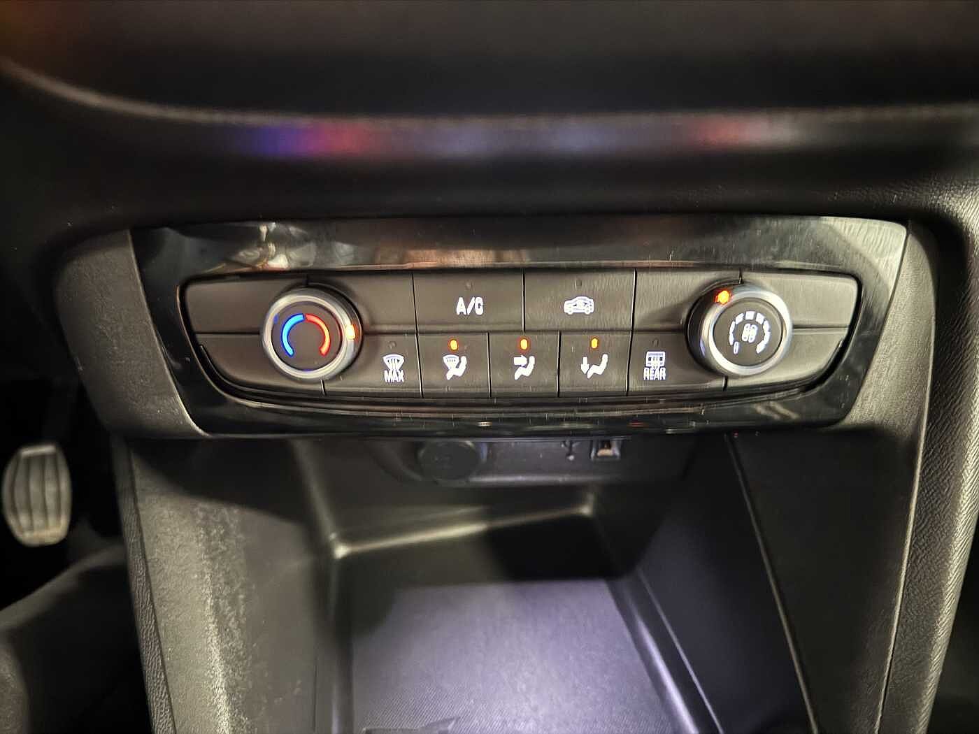 Opel Corsa – 1.2 100 CV Blitz Edition  