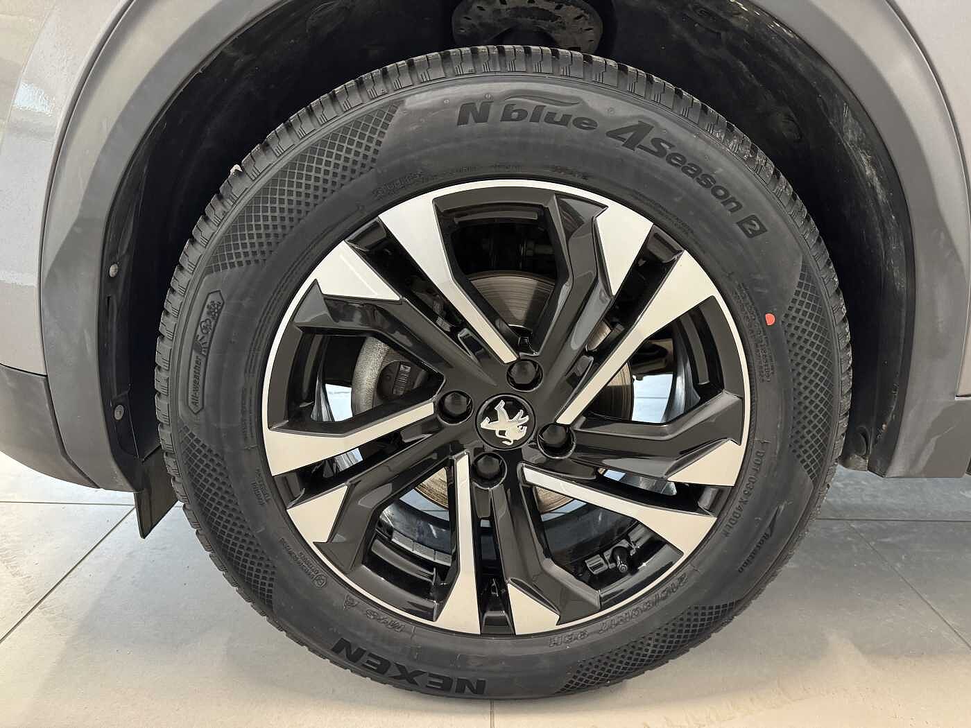 Peugeot 2008 – 1.2 PureTech 130 CV Allure  