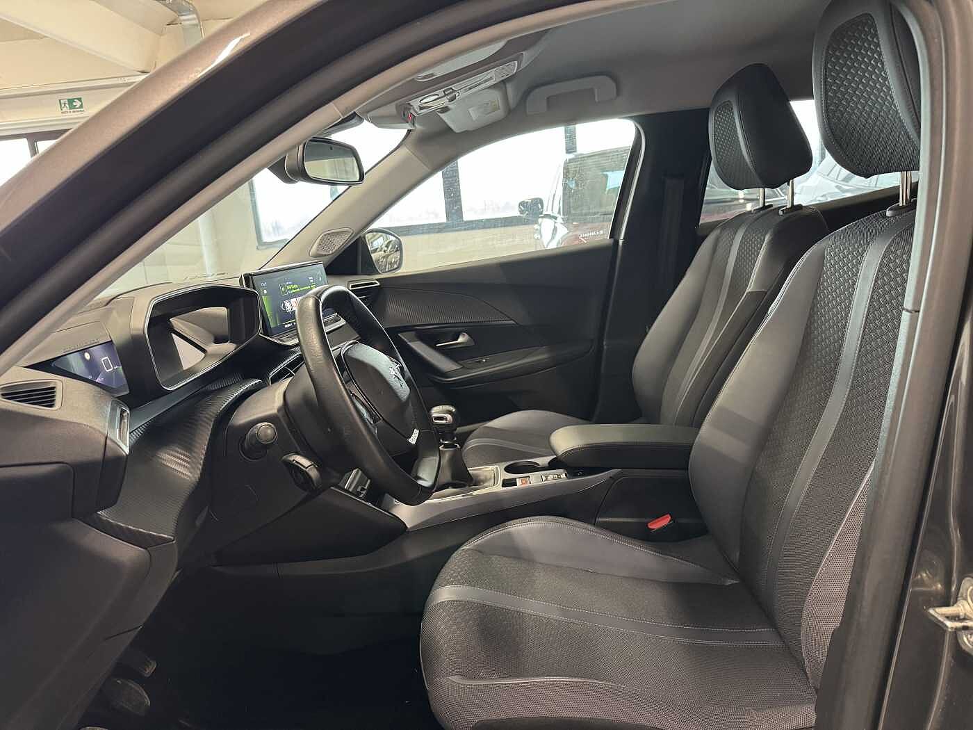 Peugeot 2008 – 1.2 PureTech 130 CV Allure  