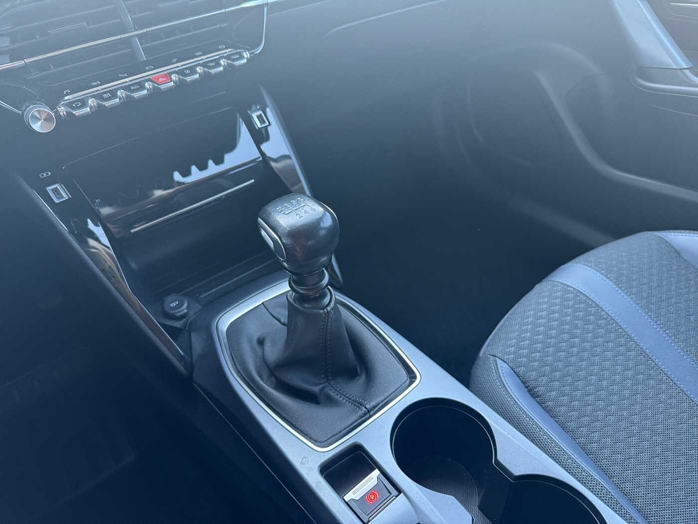 Peugeot 2008 – 1.2 PureTech 130 CV ALLURE  