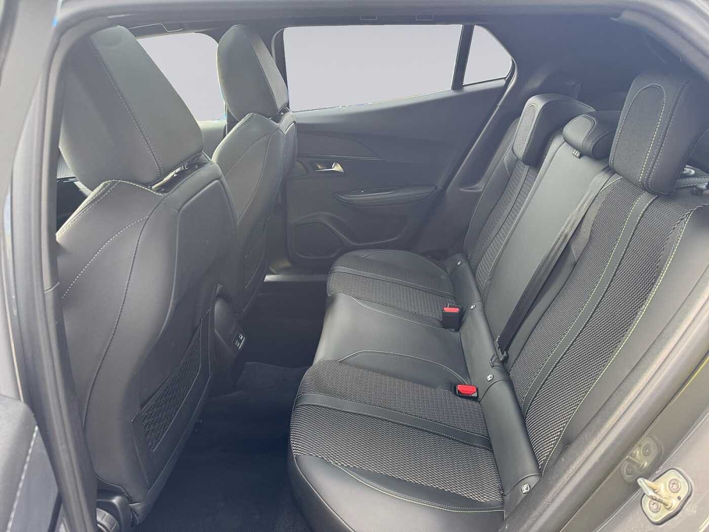 Peugeot 2008 – Hybrid 136 e-DCS6 GT + TETTO  