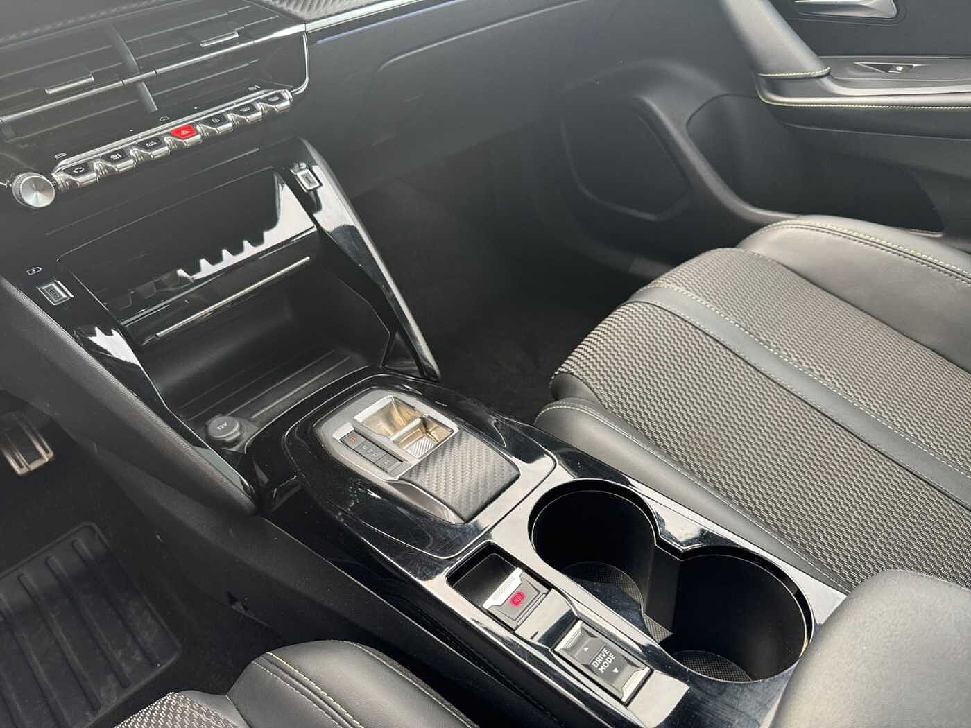 Peugeot 2008 – Hybrid 136 e-DCS6 GT + TETTO  