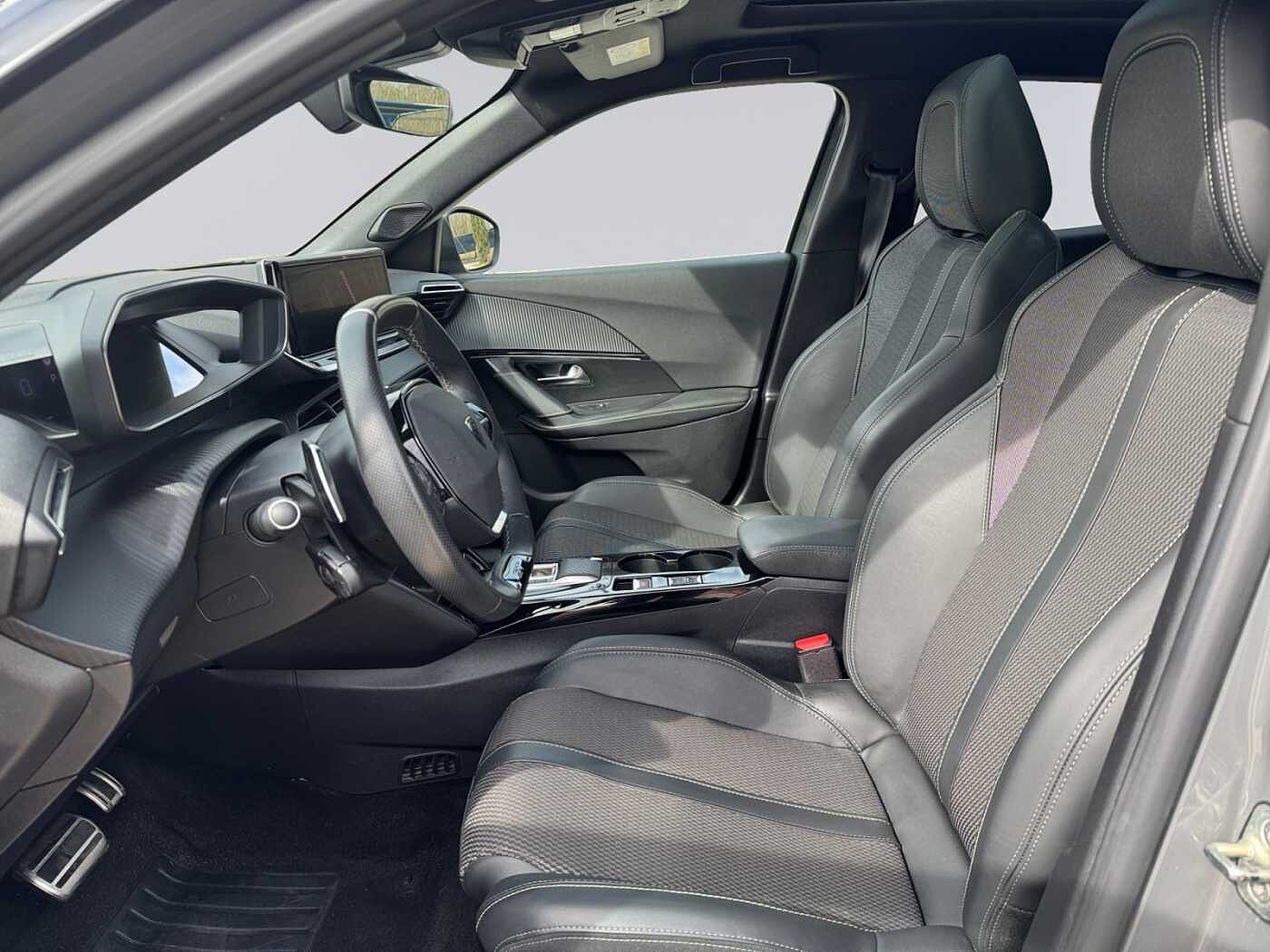 Peugeot 2008 – Hybrid 136 e-DCS6 GT + TETTO  