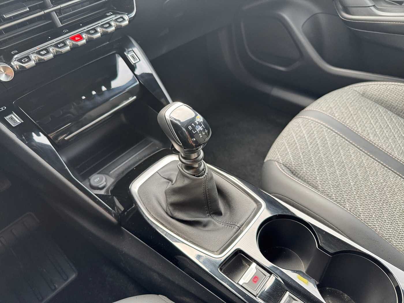 Peugeot 2008 – 1.2 PureTech 100 CV Allure  