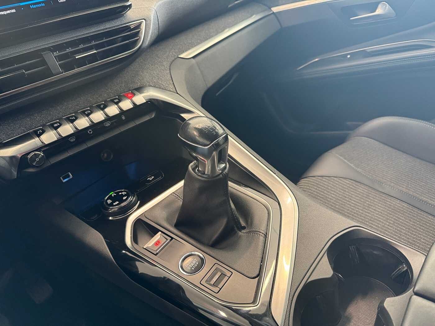 Peugeot 3008 – 1.2 PureTech Turbo 130 CV Allure  