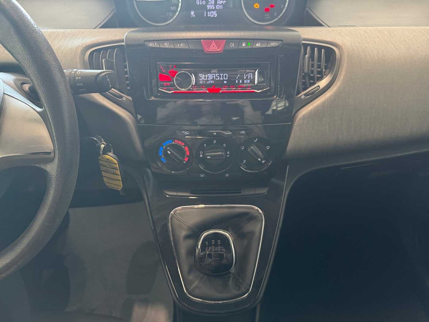 Lancia Ypsilon – 1.2 69 CV GPL Ecochic Silver  