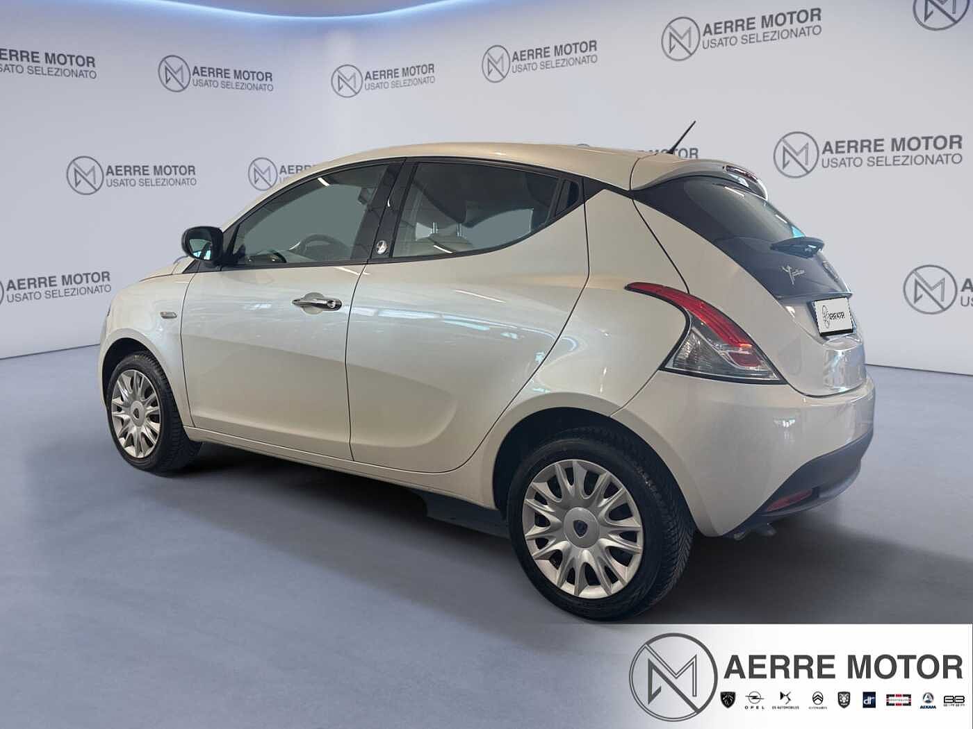 Lancia Ypsilon – 1.2 69 CV GPL Ecochic Silver  