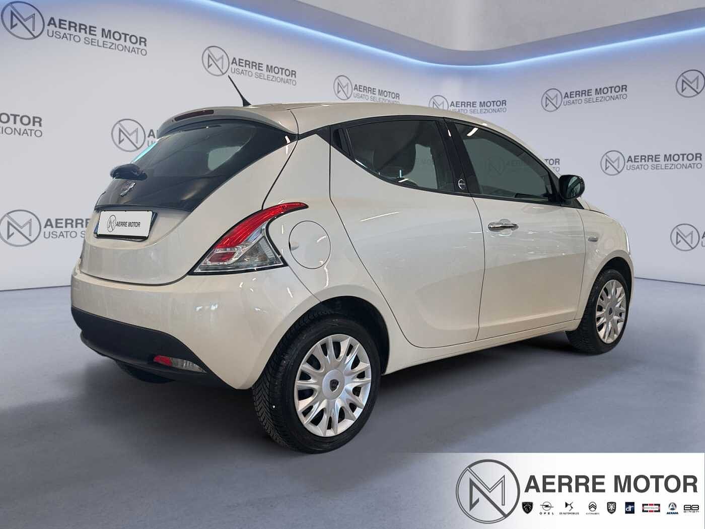 Lancia Ypsilon – 1.2 69 CV GPL Ecochic Silver  