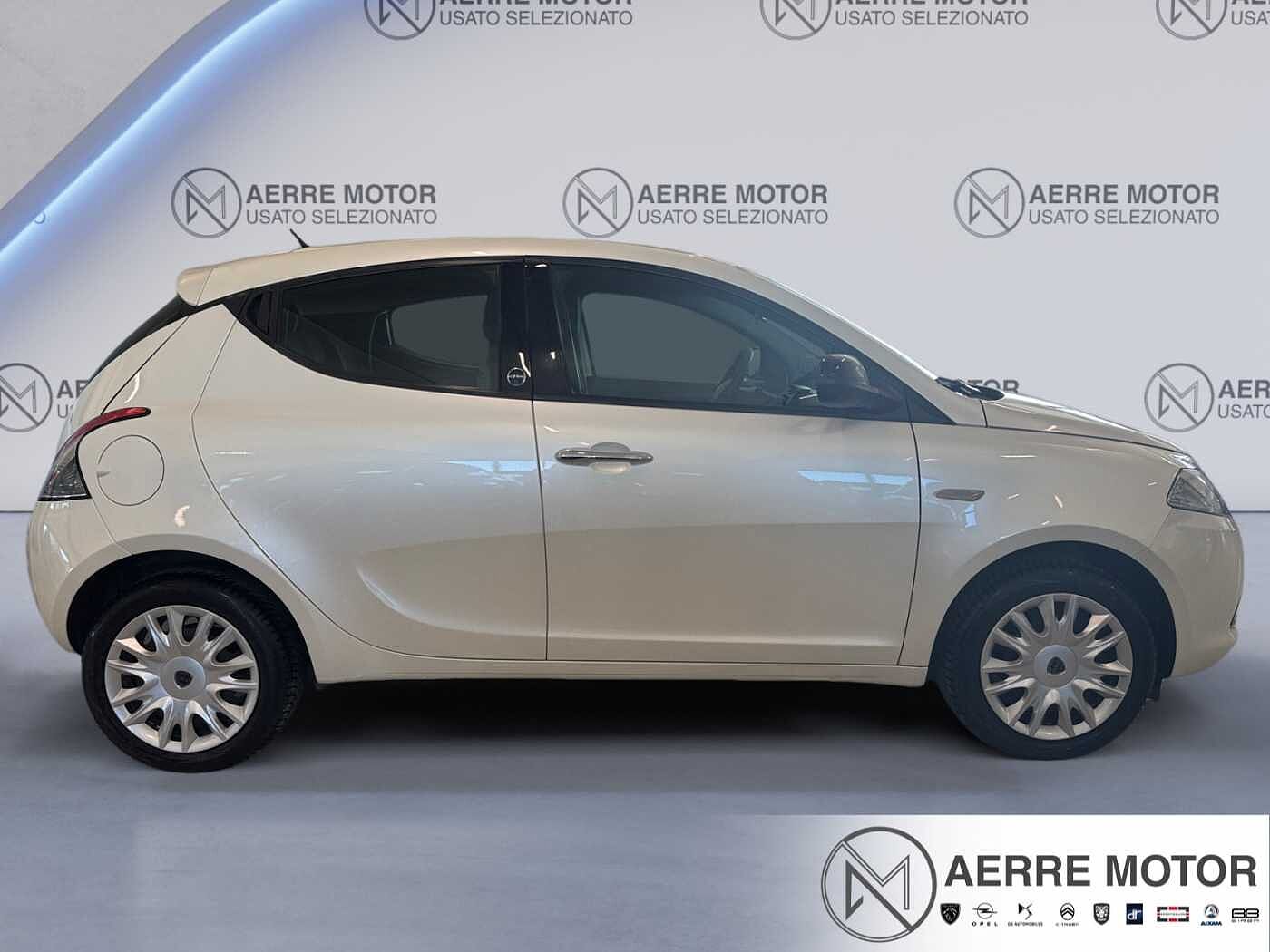 Lancia Ypsilon – 1.2 69 CV GPL Ecochic Silver  