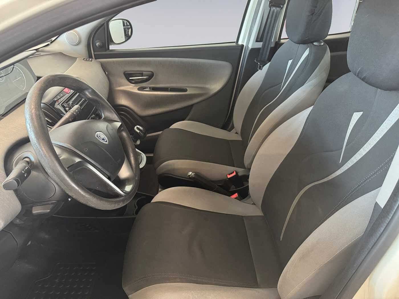 Lancia Ypsilon – 1.2 69 CV GPL Ecochic Silver  