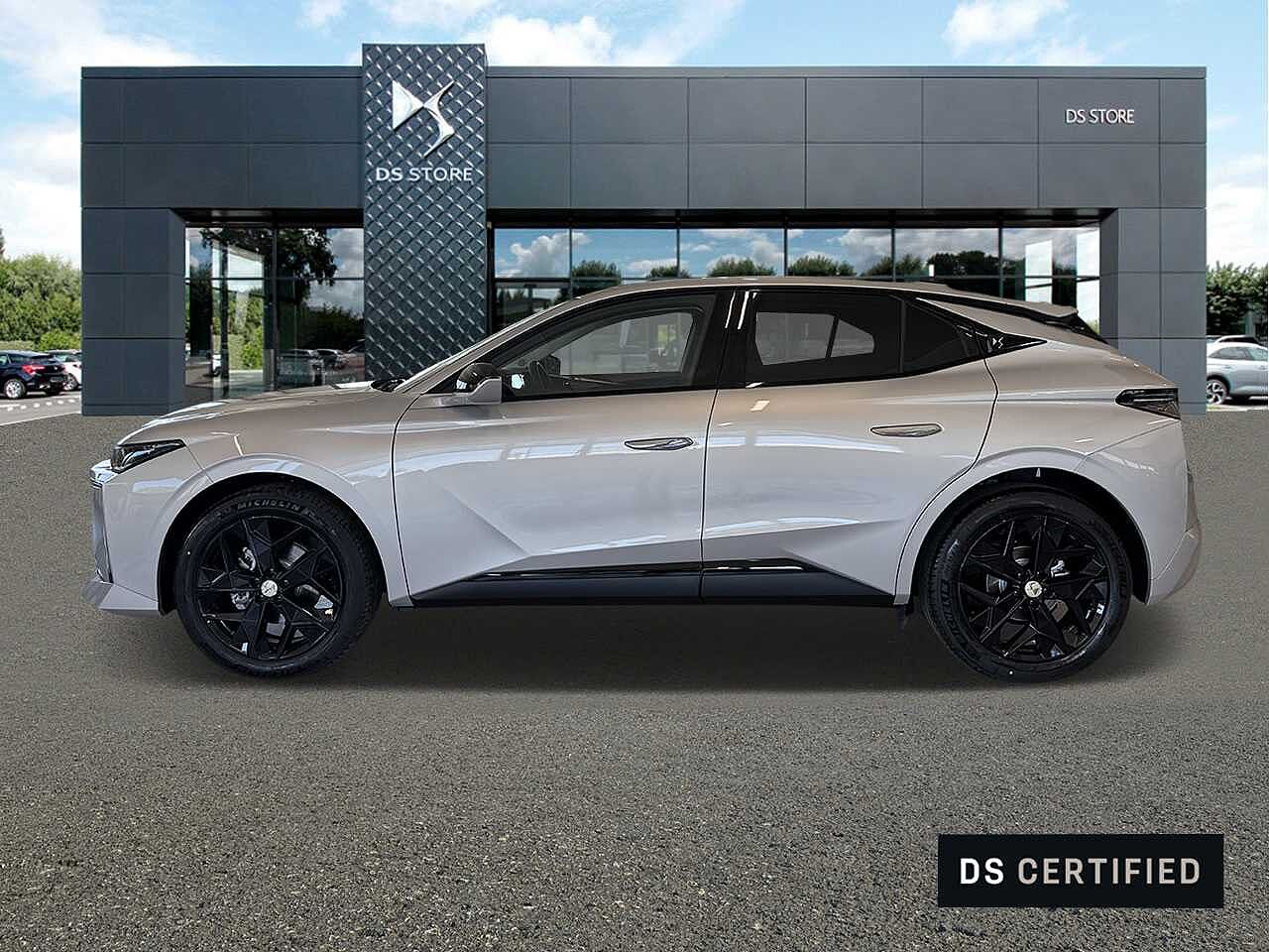 DS DS N 4 – DS Hybrid 145 Performance Line  