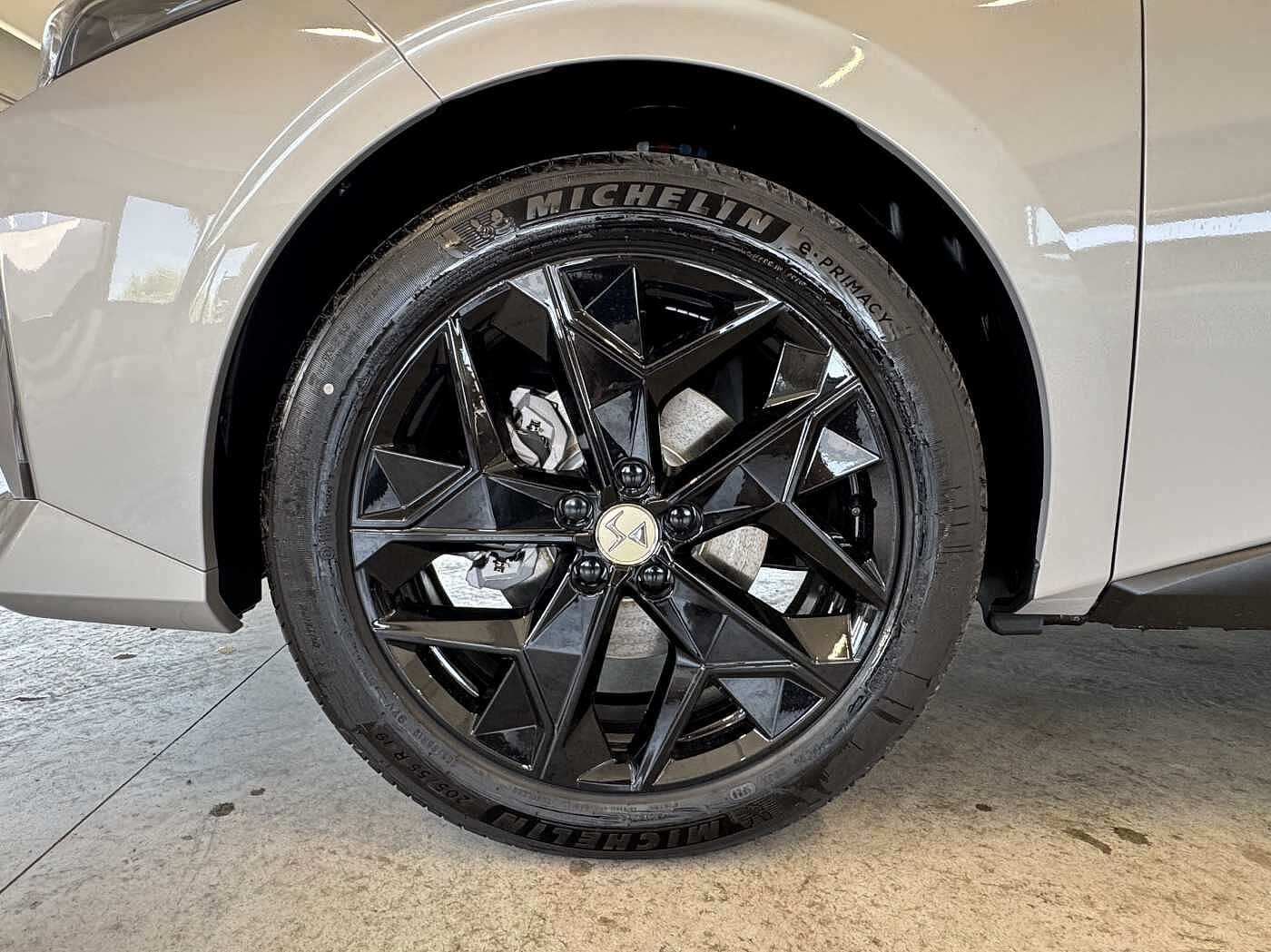 DS DS N 4 – DS Hybrid 145 Performance Line  