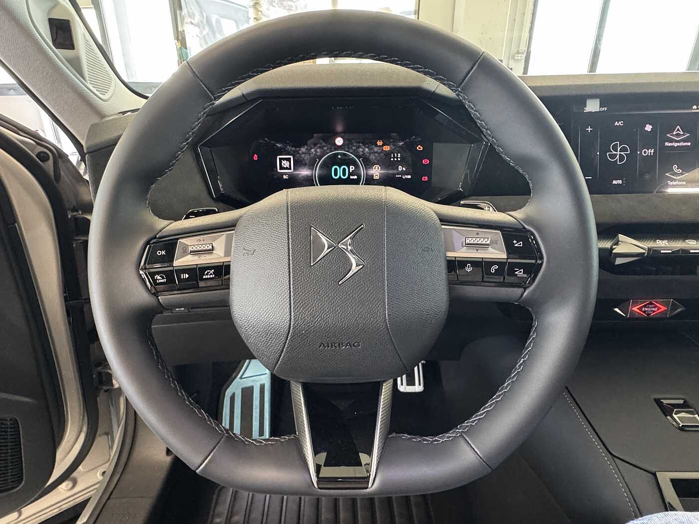 DS DS N 4 – DS Hybrid 145 Performance Line  