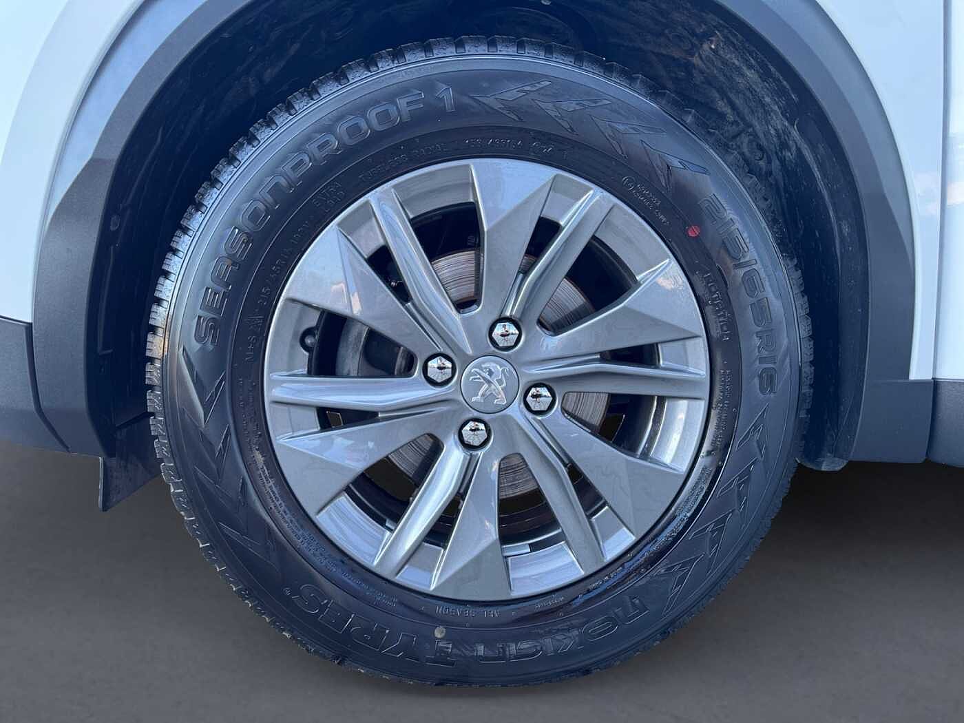 Peugeot 2008 –  