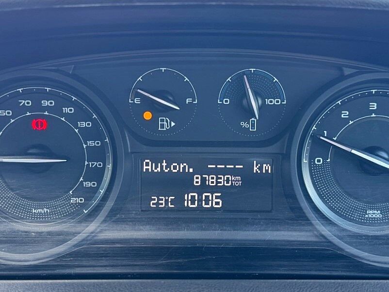 Lancia Ypsilon – 1.0 FireFly Hybrid Alberta Ferretti  