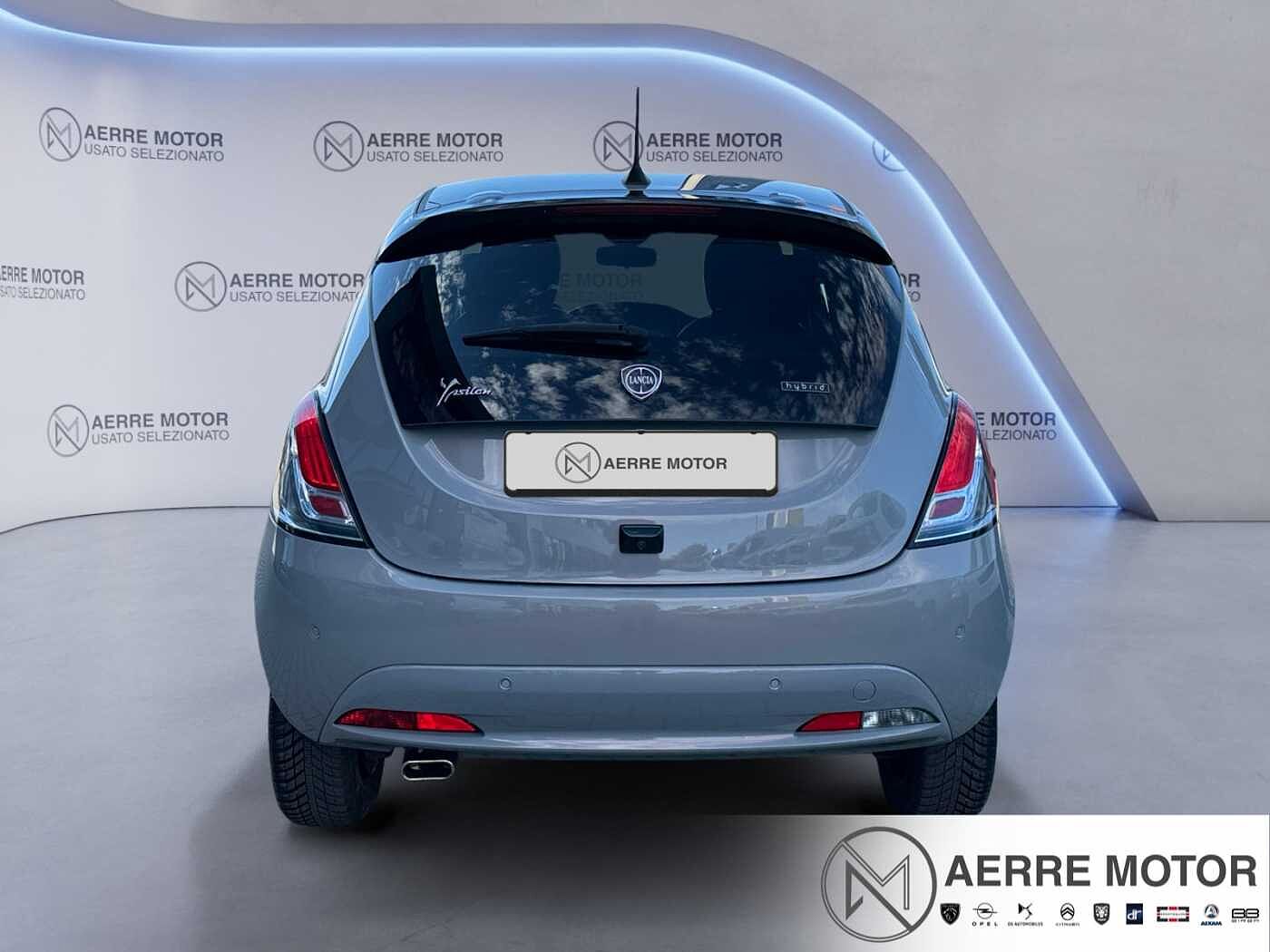 Lancia Ypsilon – 1.0 FireFly Hybrid Alberta Ferretti  