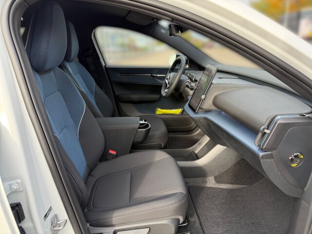 Volvo EX30 – Bild 8