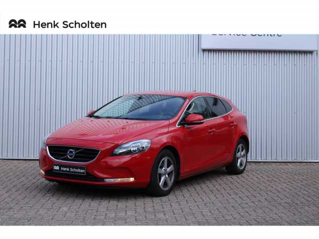 V40 in Passion Red