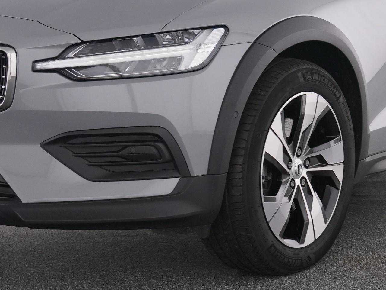 Volvo V60 Cross Country – Bild 9