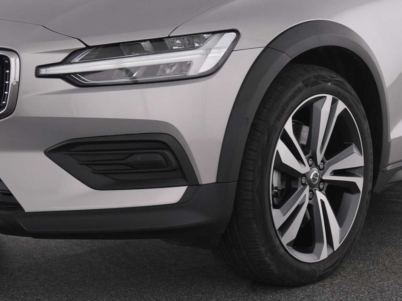 Volvo V60 Cross Country – Bild 9