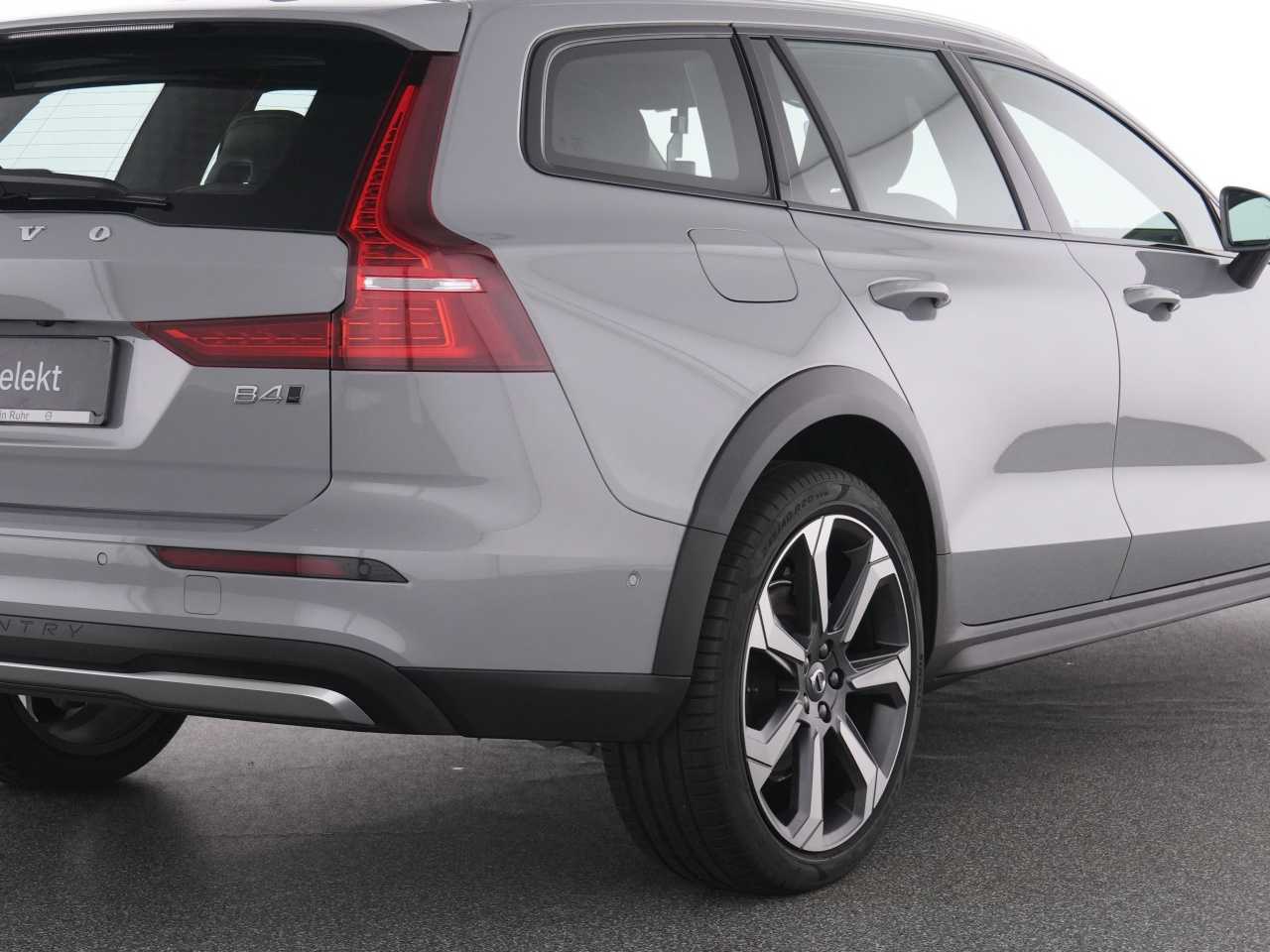 Volvo V60 Cross Country – Bild 10