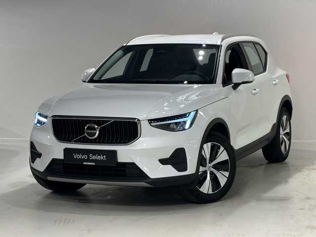 XC40 in Crystal White Pearl